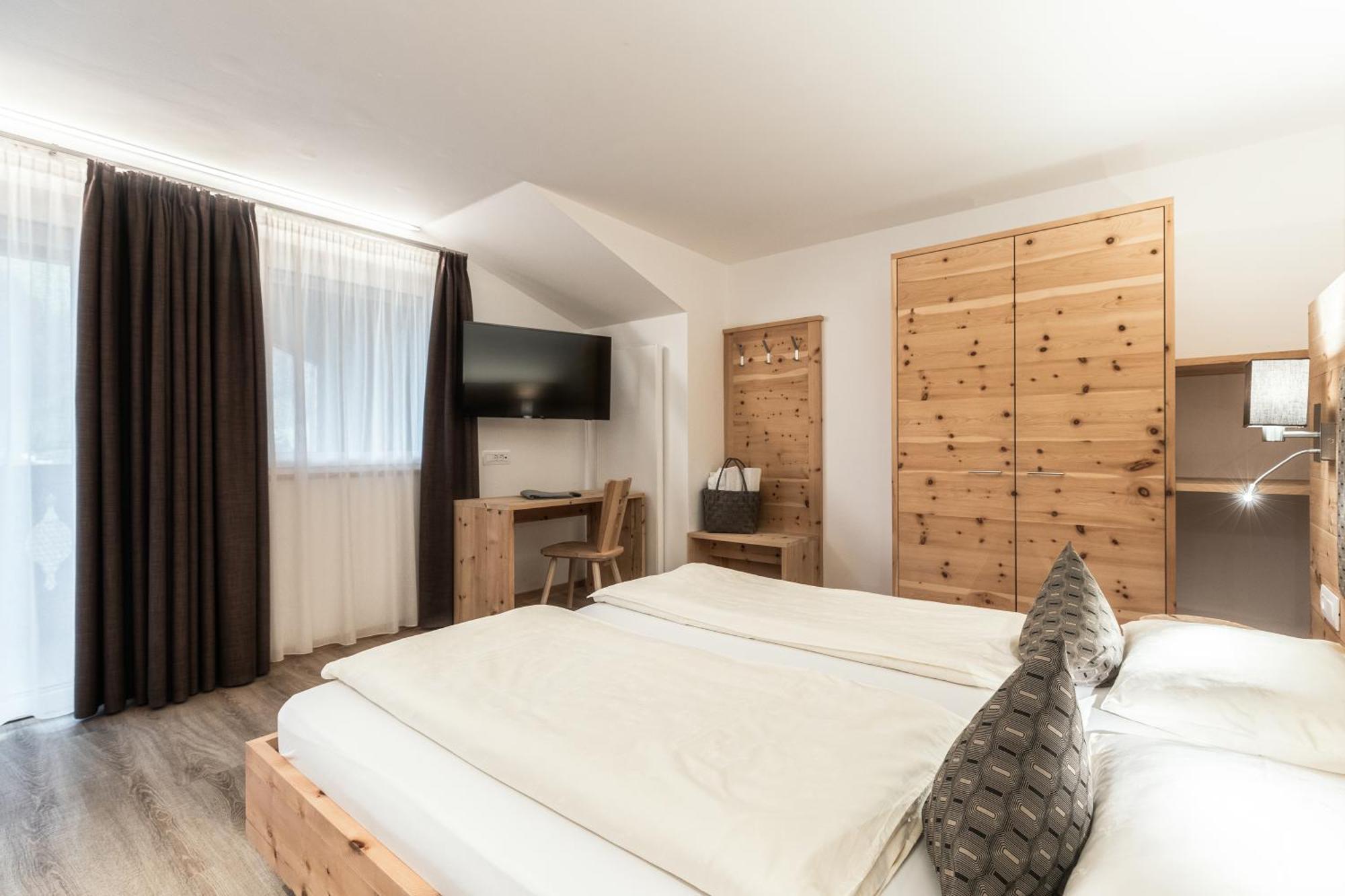 Superior Double Room,1706814954:JPEG